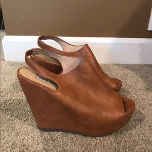 Steve Madden Blassst Wedge size 7